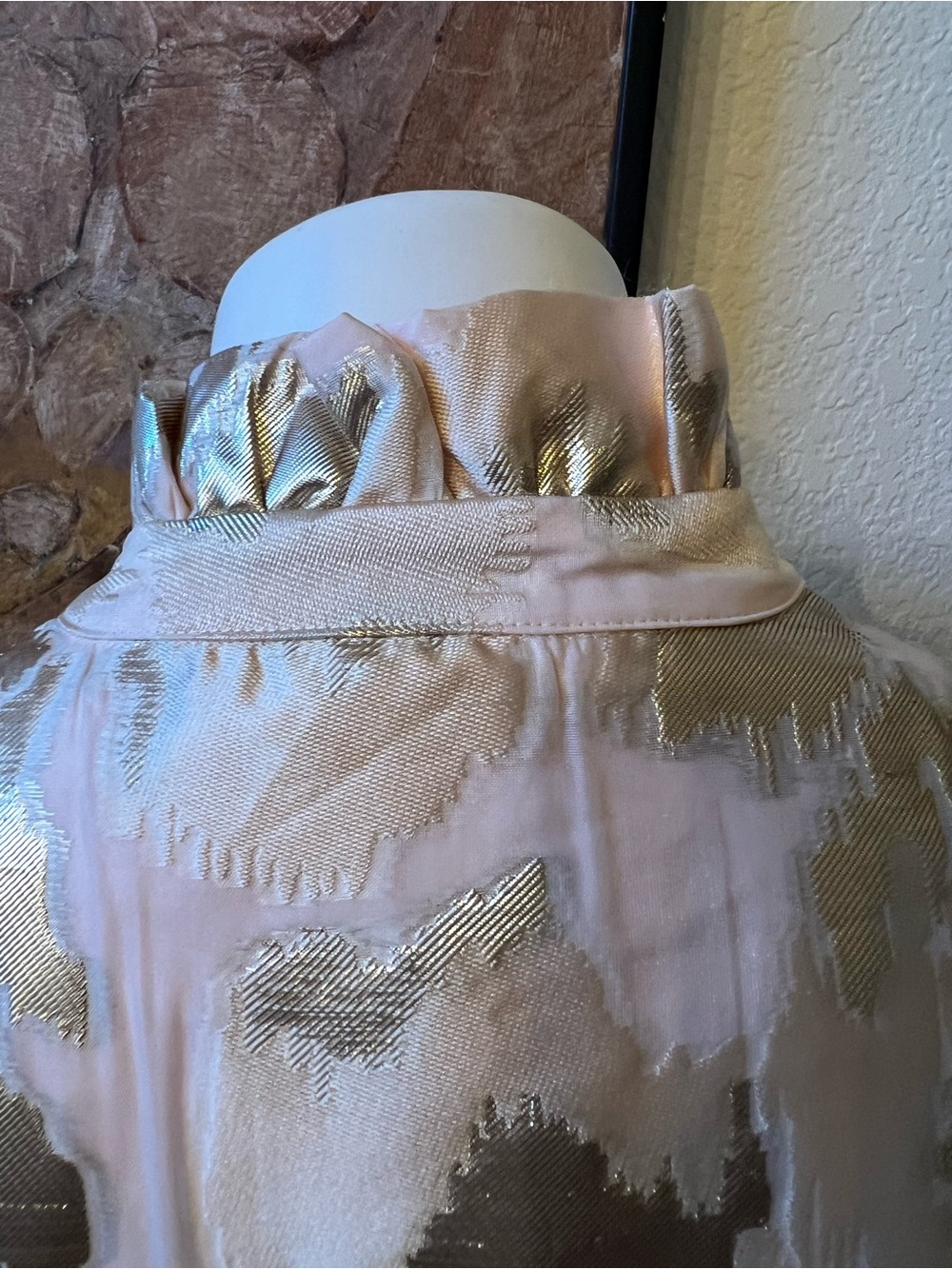 Tucker buck sz L Women’s cram gold Metallic Floral Satin Tunic Dress - Picture 9 of 14